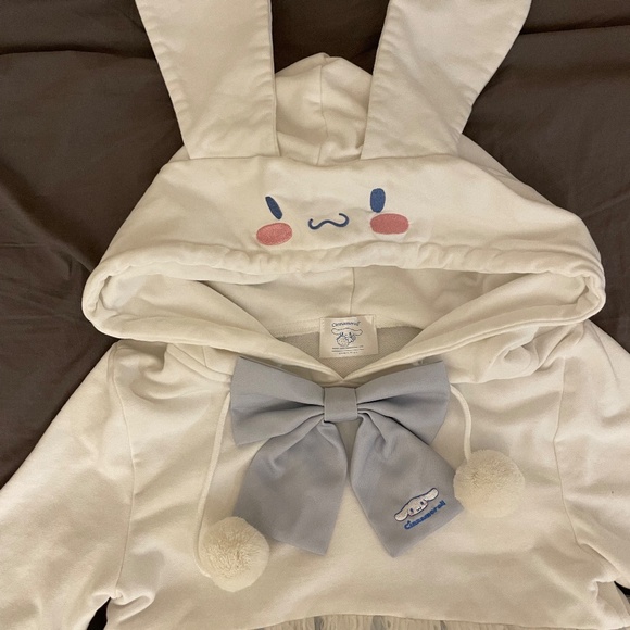 Clearance *** Confession Balloon x Sanrio Cinnamoroll dress shirt - Picture 2 of 5